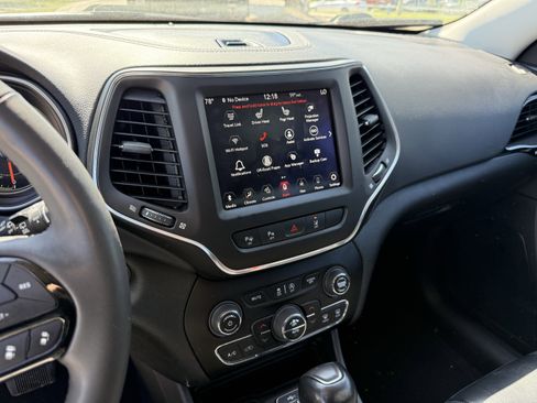 Used 2023 Jeep Cherokee Altitude Lux image 19