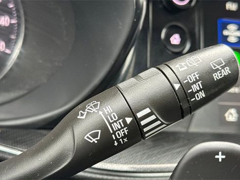 Used 2022 Buick Envision Essence w/ Sport Touring Package image 40