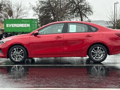 Certified 2022 Kia Forte LXS image 9