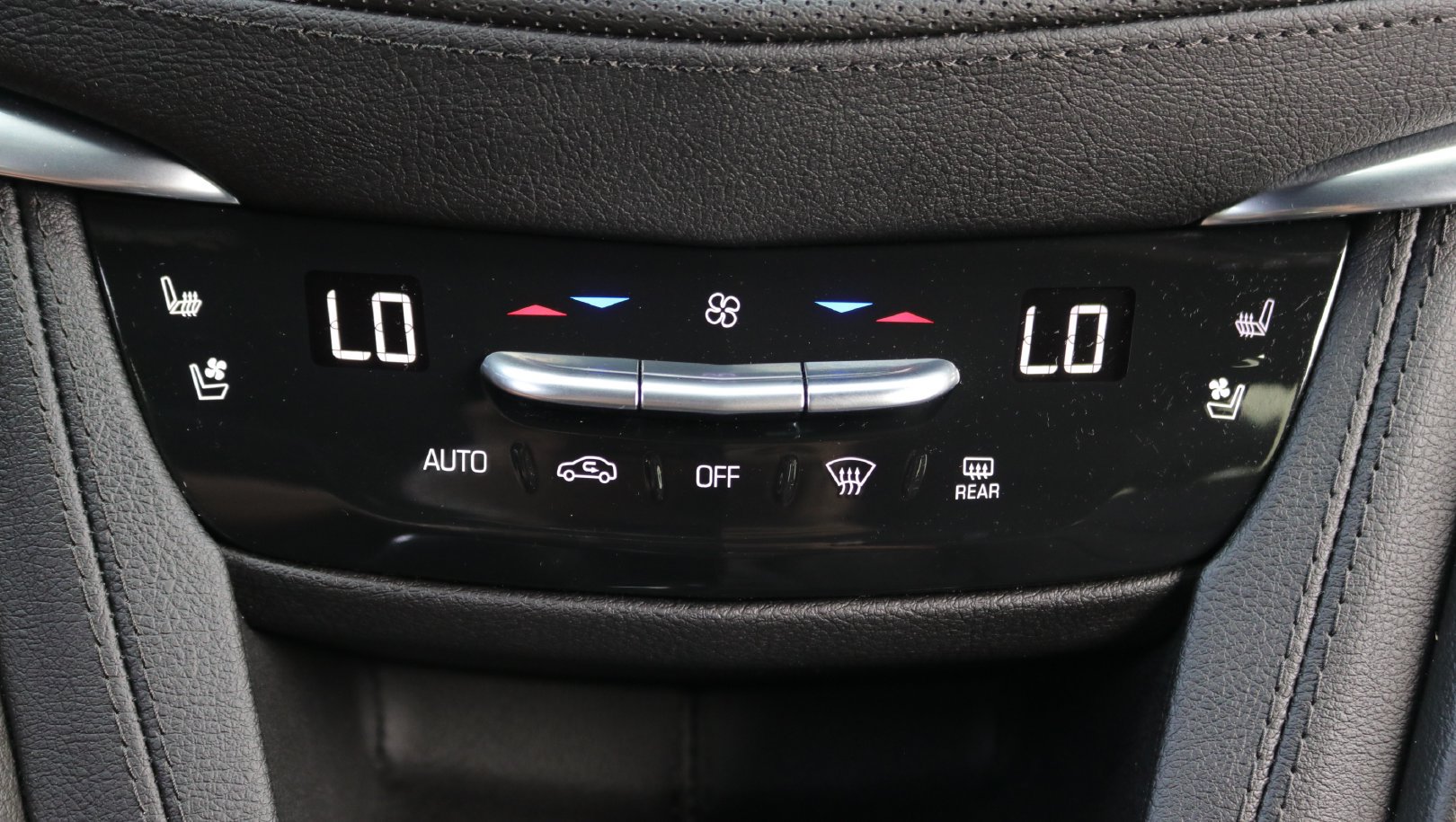 Used 2024 Cadillac XT5 Sportv w/ Technology Package AWD/4WD image 27