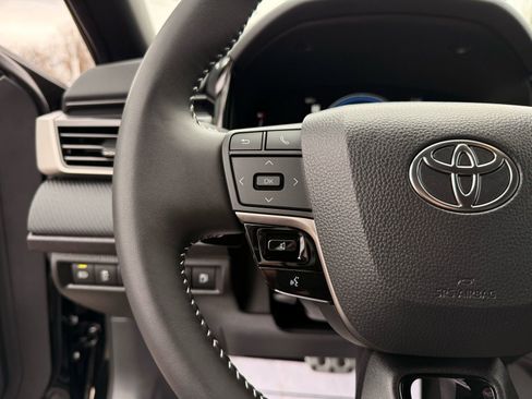 Used 2025 Toyota Camry SE image 47