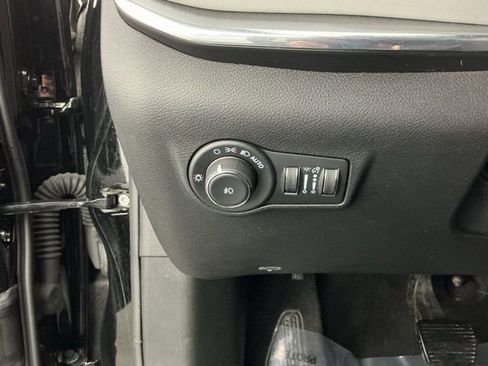 Used 2023 Jeep Compass Limited w/ Sun and Sound Group AWD/4WD image 26