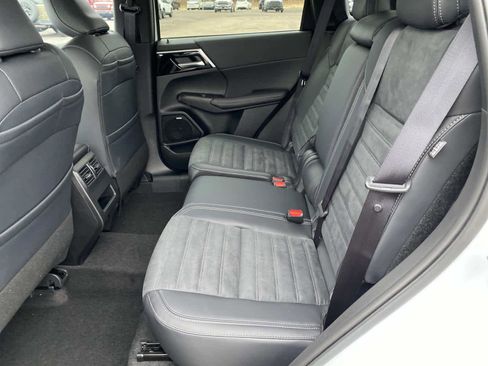 New 2026 Mitsubishi Outlander AWD image 7