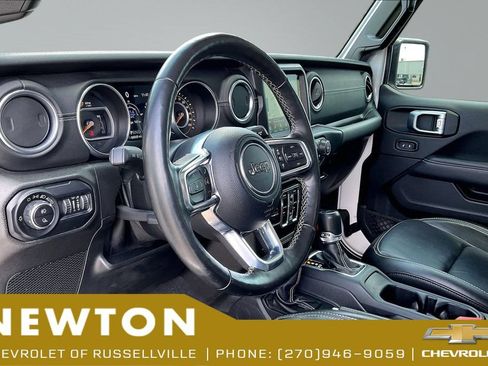 Used 2020 Jeep Gladiator Overland AWD/4WD image 14