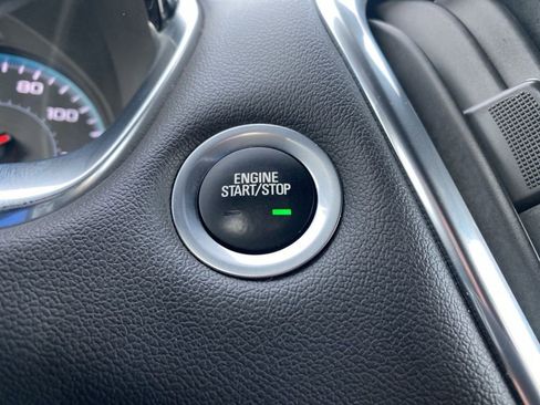 Used 2023 Chevrolet Traverse LT image 17