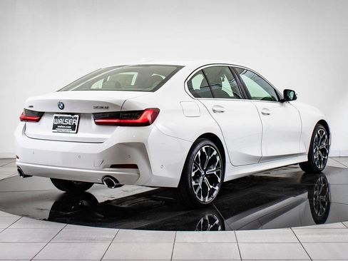 Used 2025 BMW 330i xDrive Sedan w/ Convenience Package AWD/4WD image 10