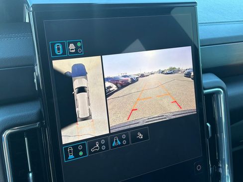 Used 2025 GMC Yukon Denali AWD/4WD image 24