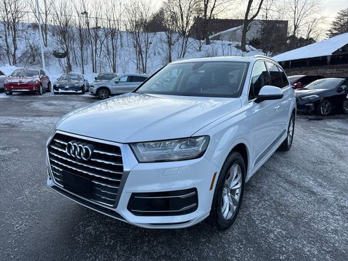 Used 2018 Audi Q7 3.0T Premium Plus image 2