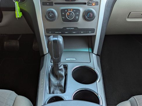 Used 2013 Ford Explorer Base image 18