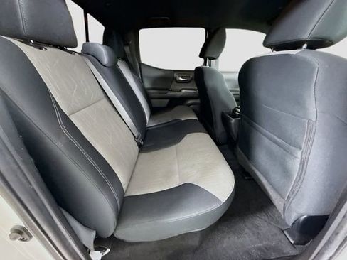 Certified 2023 Toyota Tacoma TRD Off-Road image 24