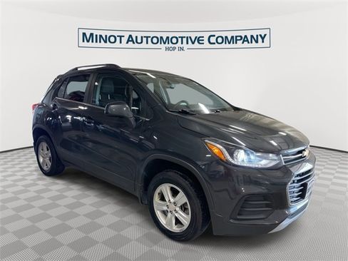 Used 2017 Chevrolet Trax LT image 1