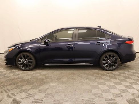 Used 2025 Toyota Corolla SE FWD image 2