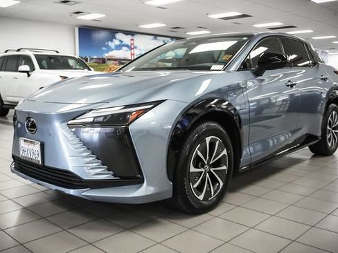 Used 2023 Lexus RZ 450e Premium w/ Technology Package AWD/4WD image 3