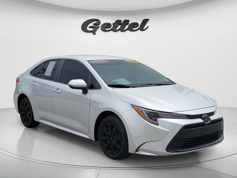 Certified 2025 Toyota Corolla LE FWD image 3