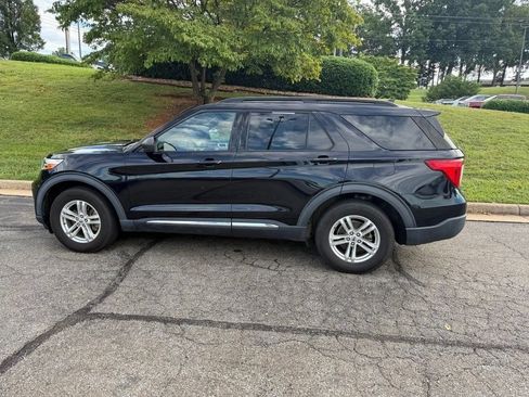 Used 2020 Ford Explorer XLT w/ Equipment Group 202A AWD/4WD image 4