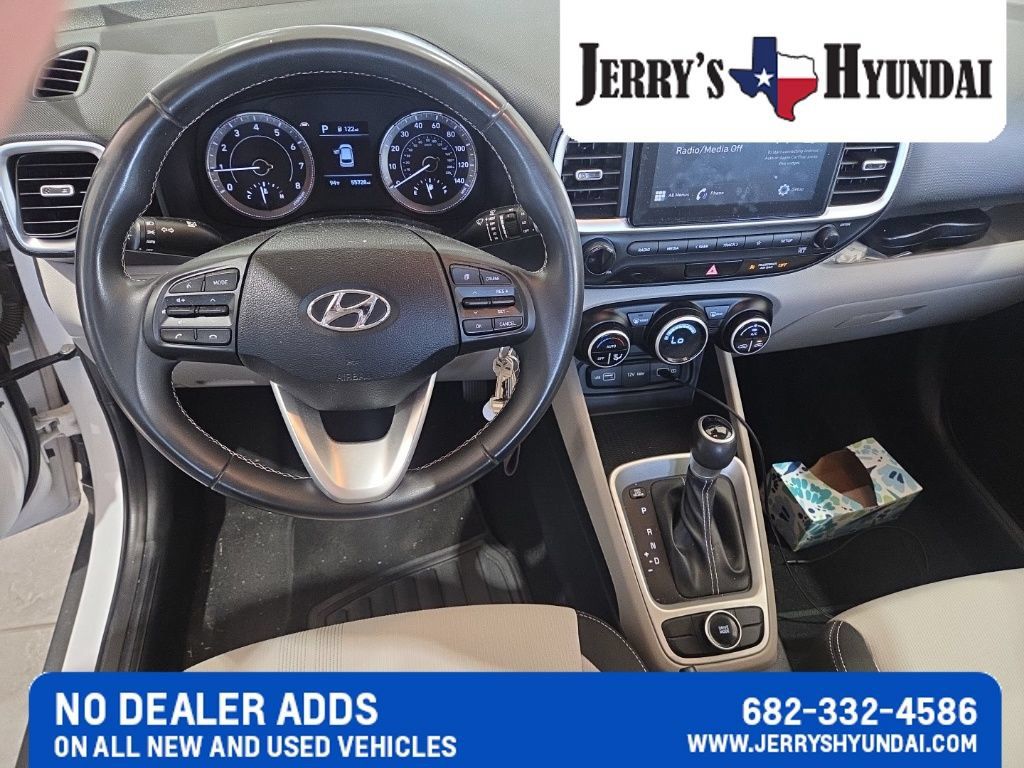 Used 2022 Hyundai Venue SEL FWD image 10