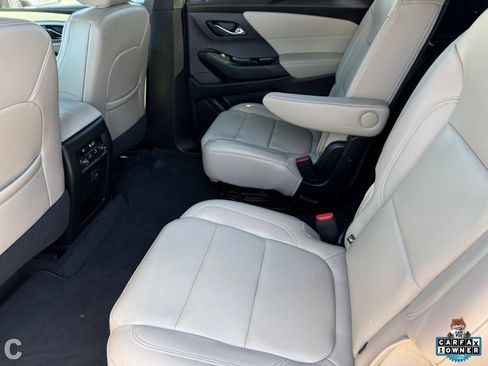 Used 2023 Chevrolet Traverse LT FWD image 14