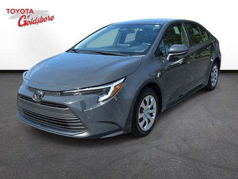 Used 2026 Toyota Corolla LE FWD image 1
