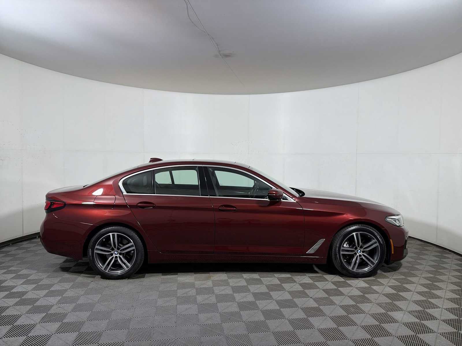 Used 2023 BMW 530i xDrive w/ Convenience Package AWD/4WD image 7