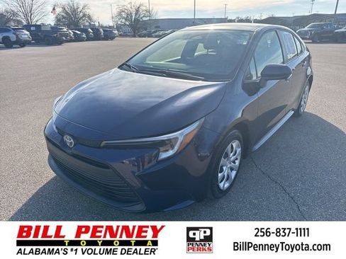 Used 2025 Toyota Corolla LE image 1