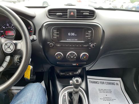 Used 2018 Kia Soul FWD image 13