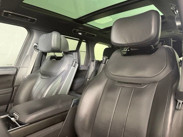 Certified 2023 Land Rover Range Rover SV AWD/4WD image 15