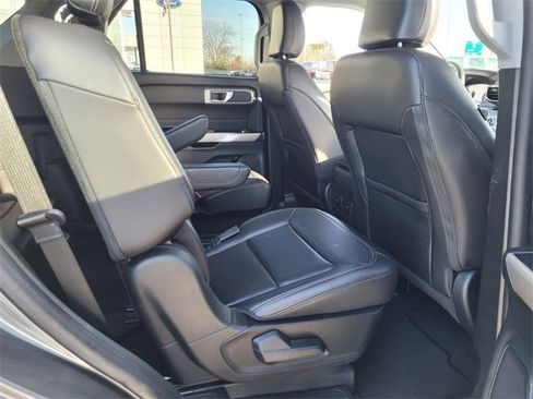 Used 2024 Ford Explorer XLT w/ Equipment Group 202A image 14