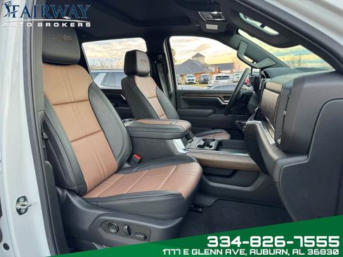 Used 2024 Chevrolet Silverado 2500 High Country w/ High Country Premium Package AWD/4WD image 12