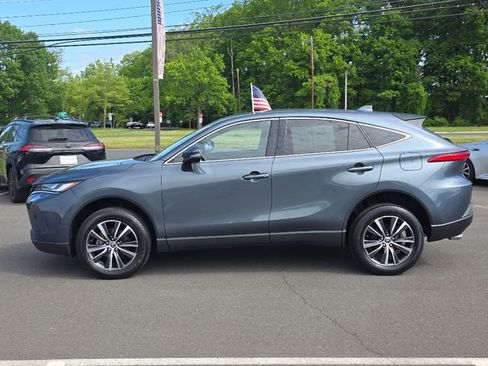 Used 2023 Toyota Venza LE AWD/4WD image 7