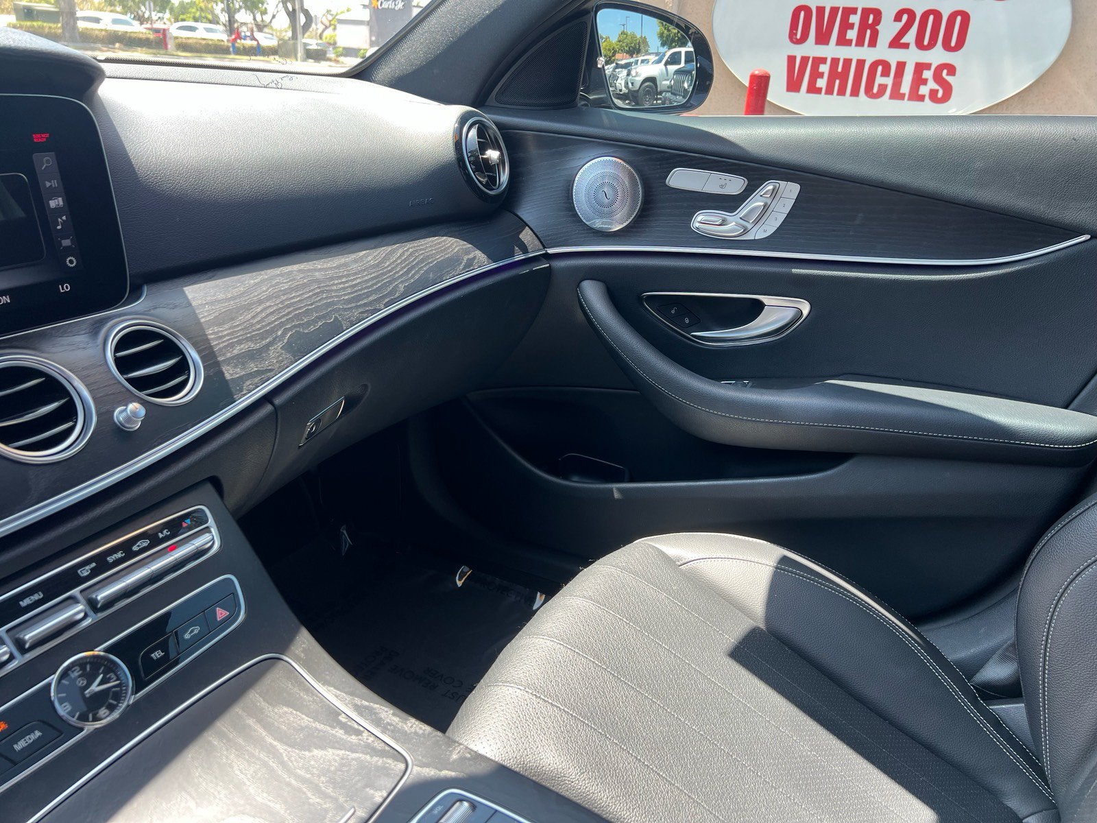 Used 2018 Mercedes-Benz E 400 4MATIC Sedan w/ Premium 3 Package image 29
