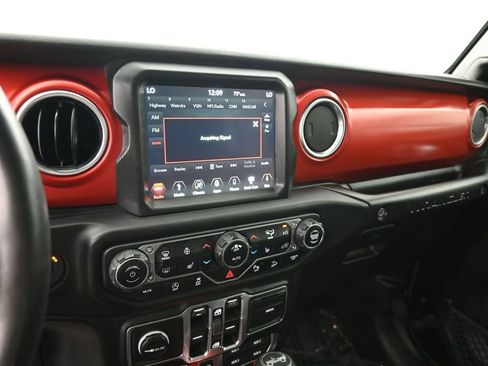 Used 2018 Jeep Wrangler Unlimited Rubicon w/ Dual Top Group AWD/4WD image 30