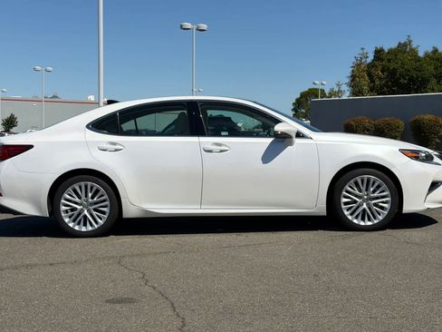 Used 2016 Lexus ES 350 w/ Luxury Package w/Wood Trim FWD image 6