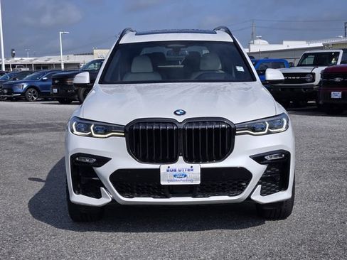 Used 2022 BMW X7 M50i AWD/4WD image 2