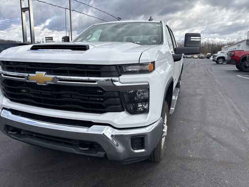 Used 2024 Chevrolet Silverado 2500 LT image 10