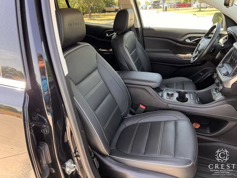 Used 2022 GMC Acadia Denali w/ Denali Technology Package FWD image 23