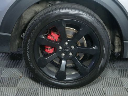 Used 2022 Ford Explorer ST w/ ST Street Pack image 9