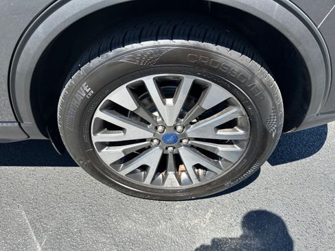 Used 2020 Ford Escape Titanium AWD/4WD image 27