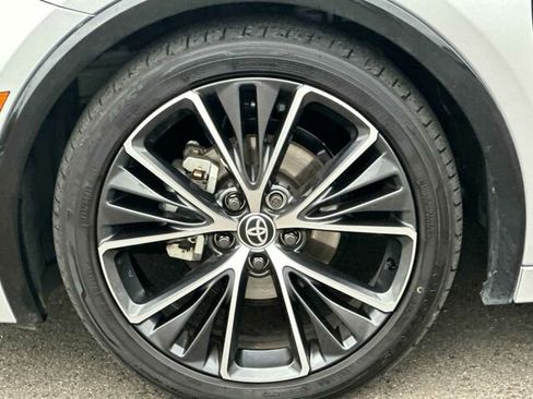 Used 2024 Toyota Prius XLE image 33