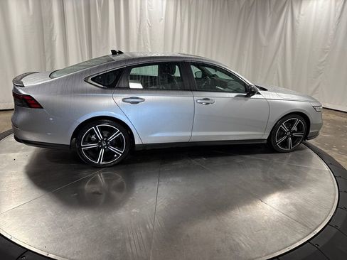 Used 2023 Honda Accord Sport image 9