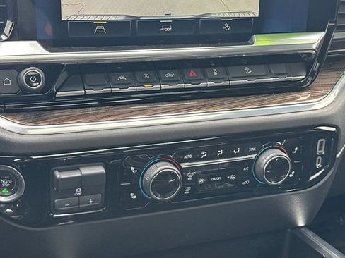 Used 2022 Chevrolet Silverado 1500 LT Trail Boss w/ Convenience Package II image 23