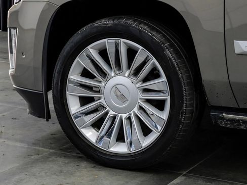 Used 2018 Cadillac Escalade ESV Platinum image 69