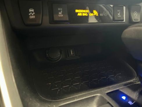 Used 2021 Toyota RAV4 XLE w/ Convenience Package AWD/4WD image 31