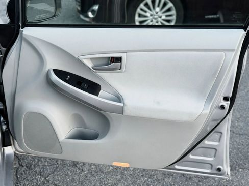 Used 2013 Toyota Prius Two FWD image 13
