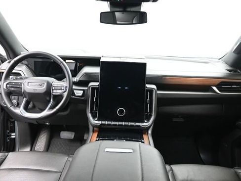 Used 2025 GMC Yukon XL Denali AWD/4WD image 26