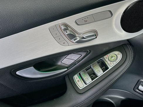 Used 2022 Mercedes-Benz GLC 300 image 15