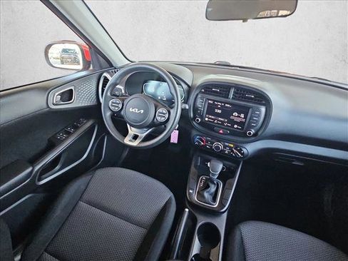 Used 2024 Kia Soul LX w/ Option Group 015 FWD image 3