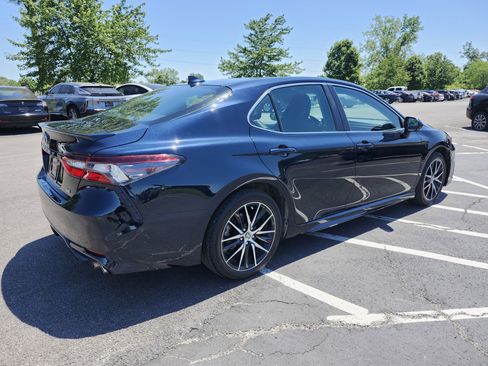 Used 2021 Toyota Camry SE FWD image 15