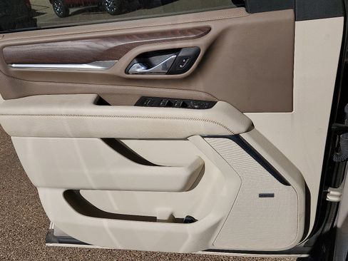 Used 2021 GMC Yukon Denali w/ Denali Premium Package image 17