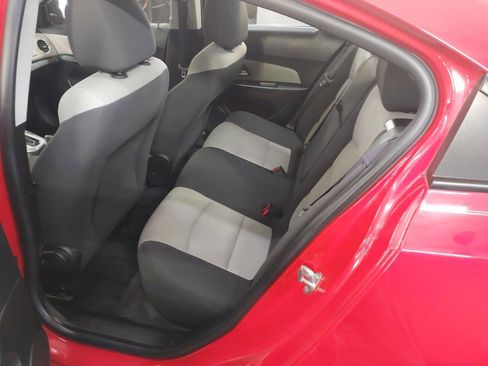 Used 2014 Chevrolet Cruze LS image 17