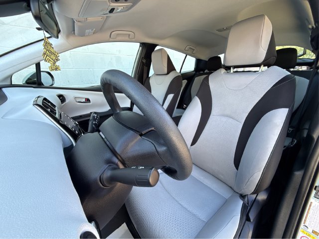 Used 2020 Toyota Prius LE FWD image 22